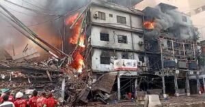 افزایش تلفات آتش‌سوزی مرکز خرید در کراچی به ۲۳ کشته