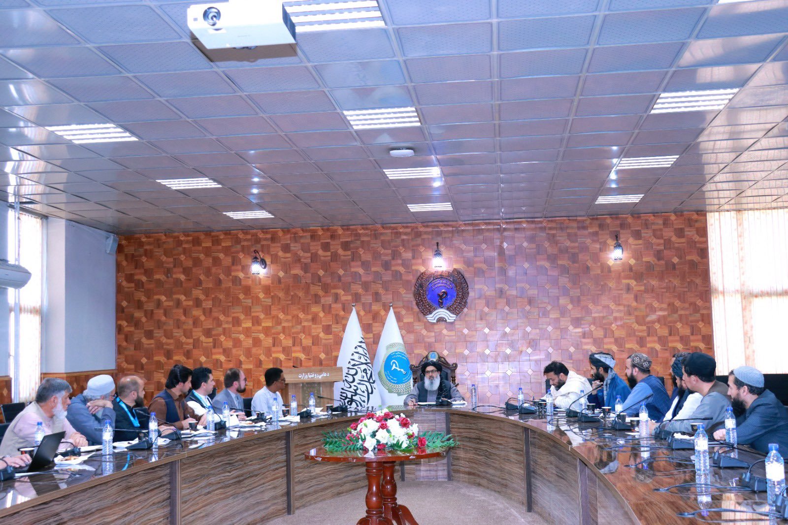 تاکید وزیر صحت‌عامه بر رفع چالش‌های موجود در بخش واردات، کیفیت و انتقال داروها