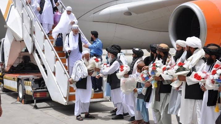 روند بازگشت ۳۰ هزار حاجی افغان از عربستان به کشور آغاز شد